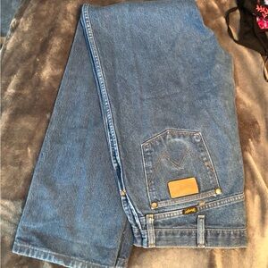 Mens wranglers size 37x36